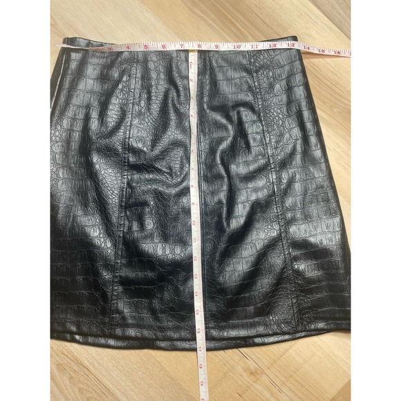 ALYA Faux Leather Croc Embossed Mini Skirt Black A-Line High Waist Y2K - Picture 6 of 6